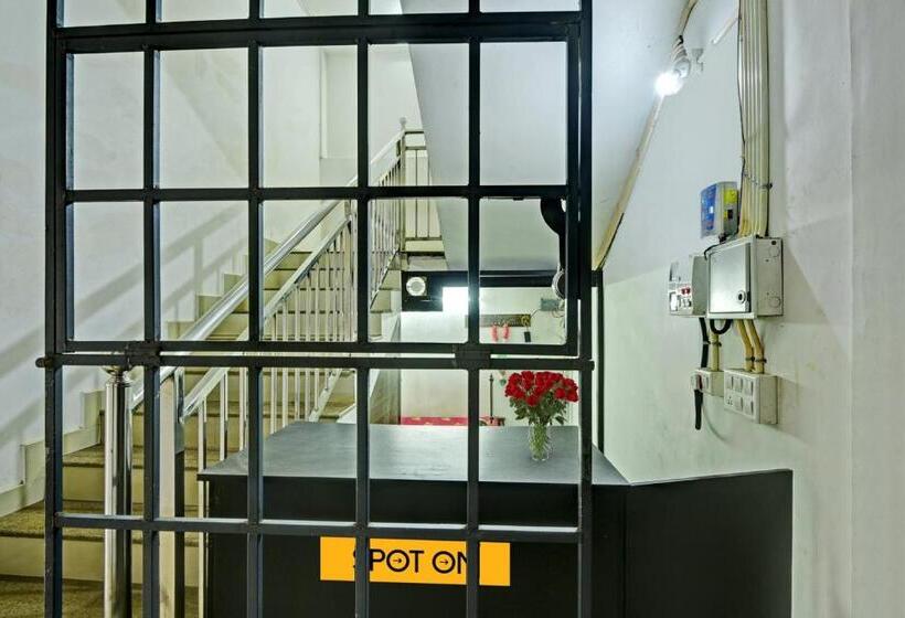 酒店 Spot On Royal Heights