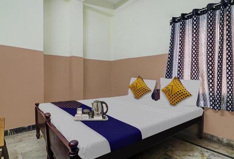 Отель Spot On Sri Sai Lohith Lodge Near Secunderabad Railway Station