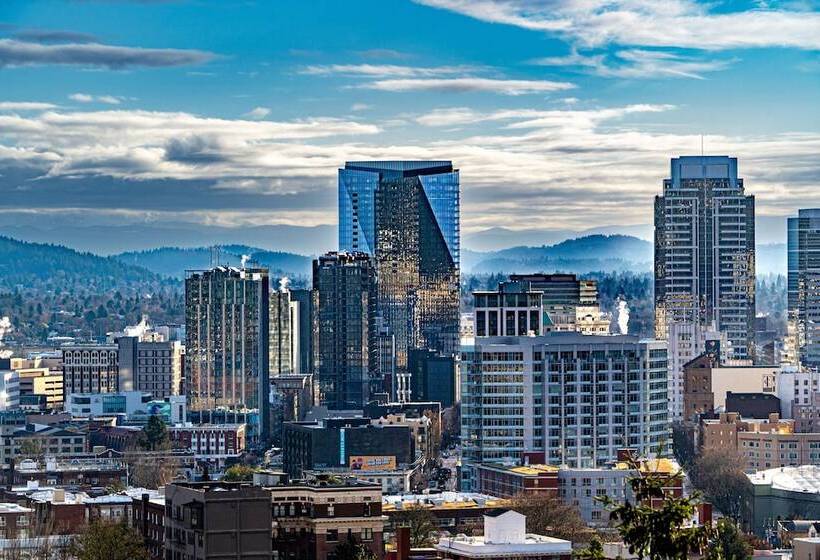 בית מלון כפרי The Ritz Carlton, Portland