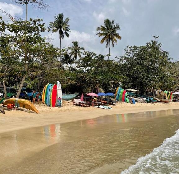 호텔 The Yard Hiriketiya