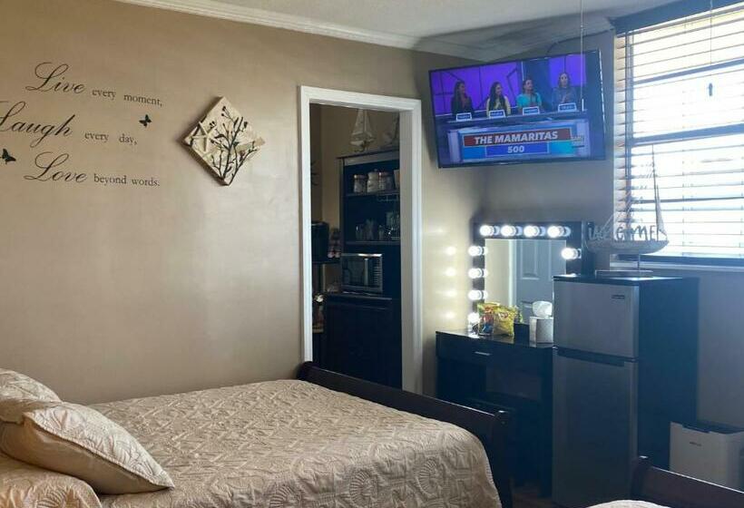 Ocean View Renovated Condo With Pool   Daytona Beach