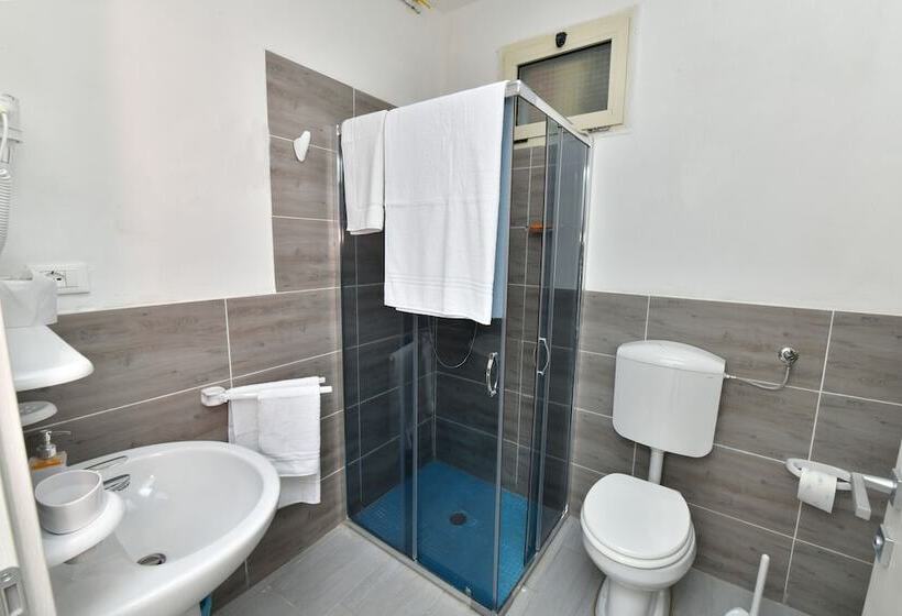 بنسيون A San Lazzaro Rooms