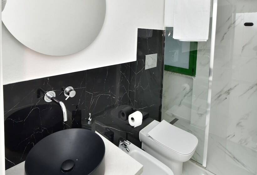 بنسيون A San Lazzaro Rooms