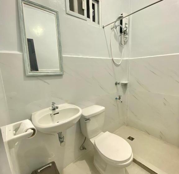 펜션 La Casa Blanca Binoclutan Beach Resort