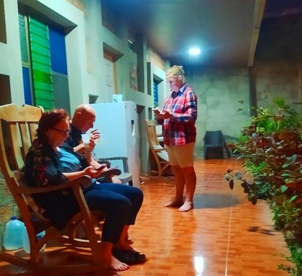 פנסיון Rustic House Hostel