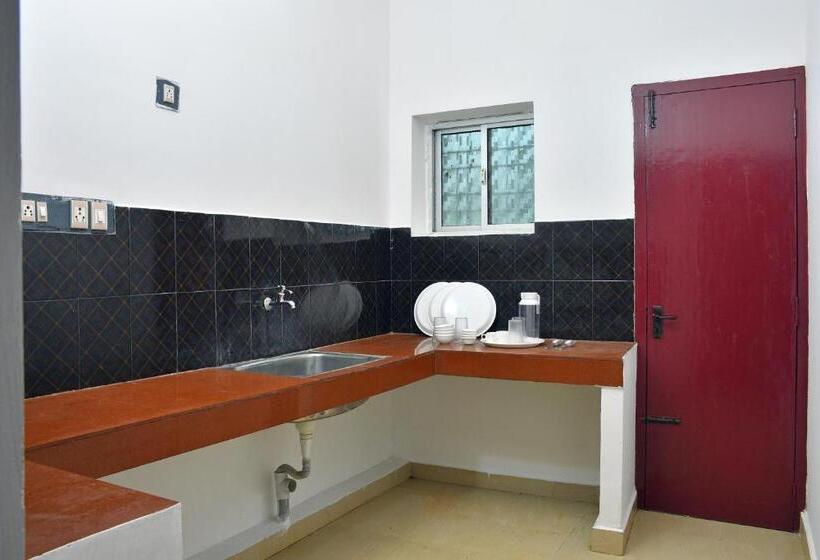 פנסיון The Club House  Swimming Pool That S Better Than The Beach