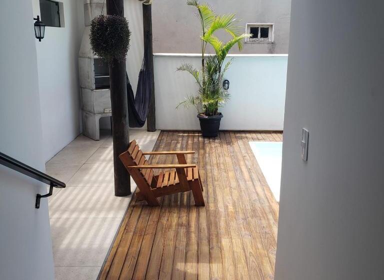 펜션 The Guest House Hostel