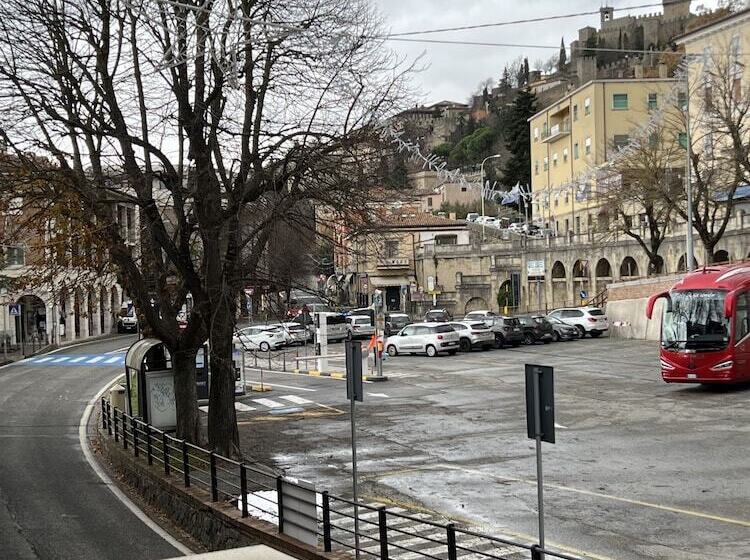 Rainbow Hotel Depandance Joli