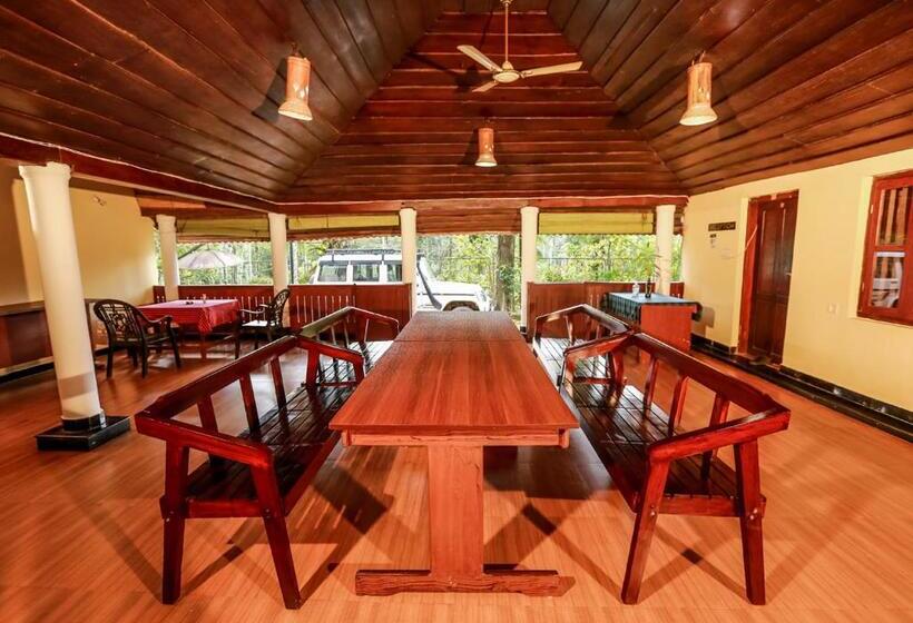 منتجع Chandragiri Wayanad Pool Bungalow By Voye Homes