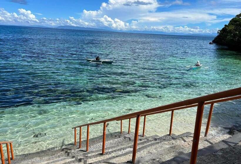 منتجع Scott Camotes Beach House