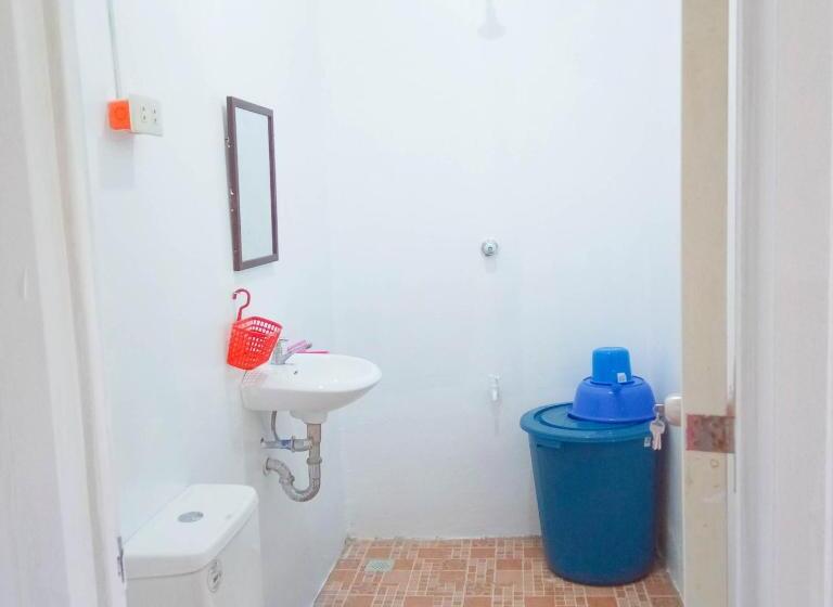 منتجع Scott Camotes Beach House