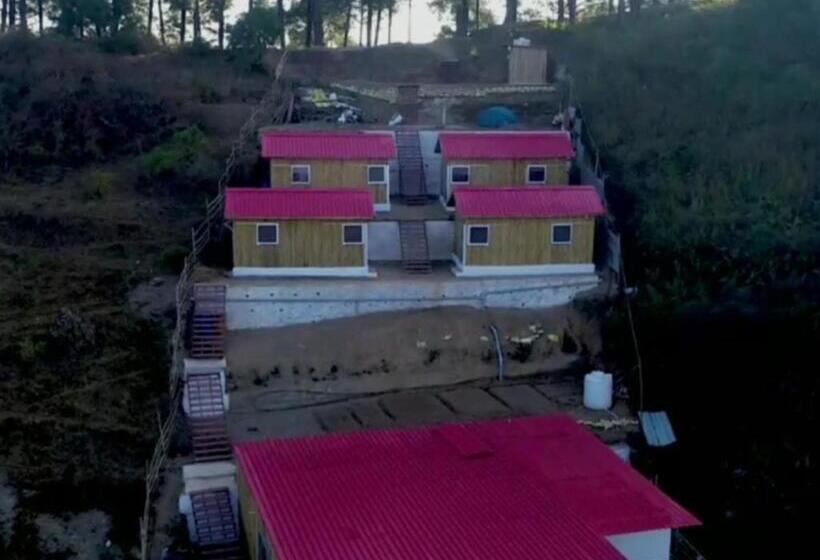 استراحتگاه Secret Staycation Nature Cottages