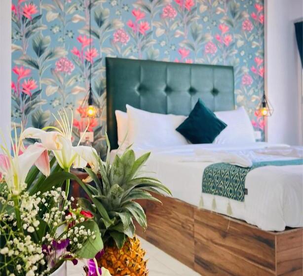 The Mayfield Resort, Vagator