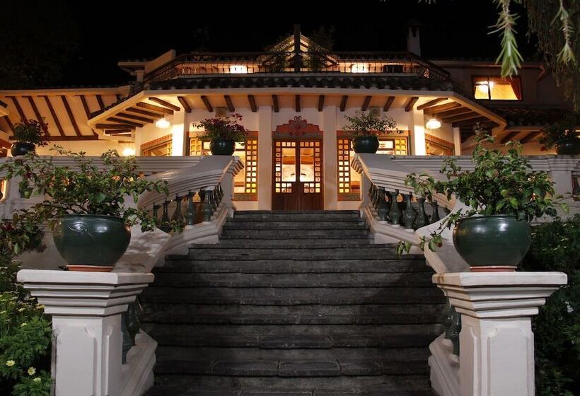 Uzhupud Garden Hotel & Lodge