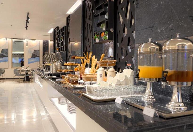 فندق ساس   Sas