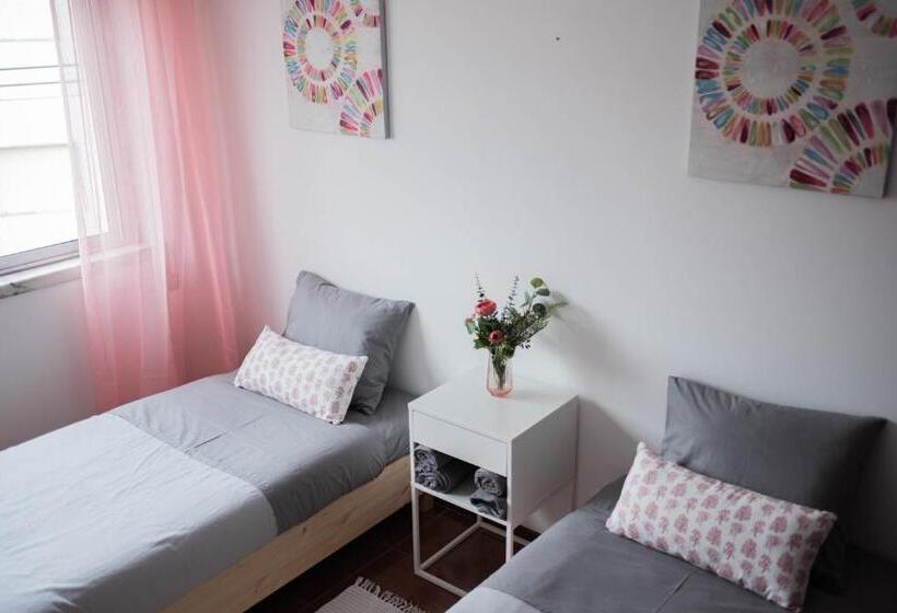 هاستل Baleal Surf Emotions