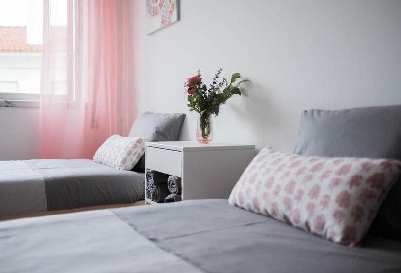 هاستل Baleal Surf Emotions