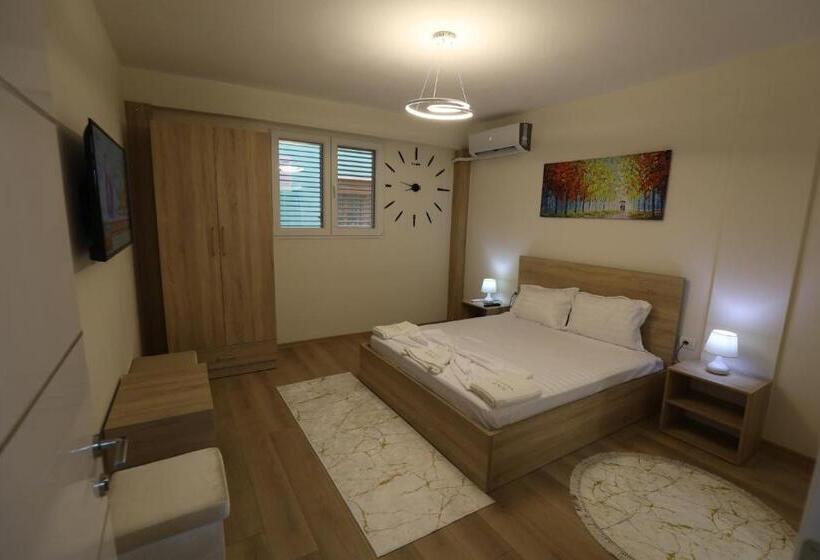 הוסטל Old Town Inn