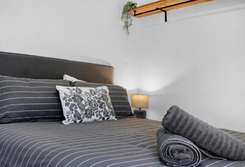 هاستل Recharge In Waurn Ponds