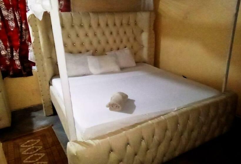 مبيت وإفطار Baba Lao