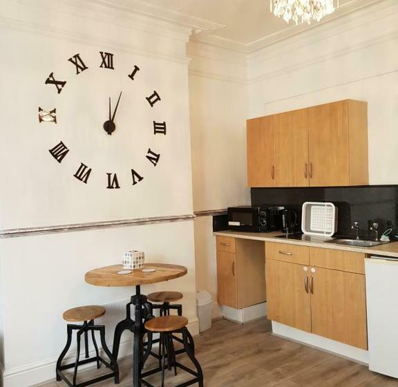 ベッドアンドブレックファースト The Cedars