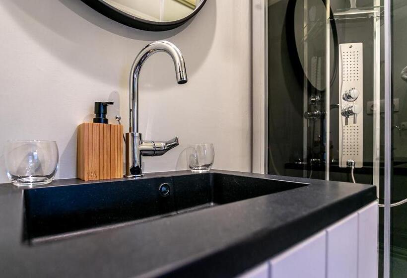 צימר The Newport Lodge   Incl 3h Wellness & Use Ebikes & Breakfast