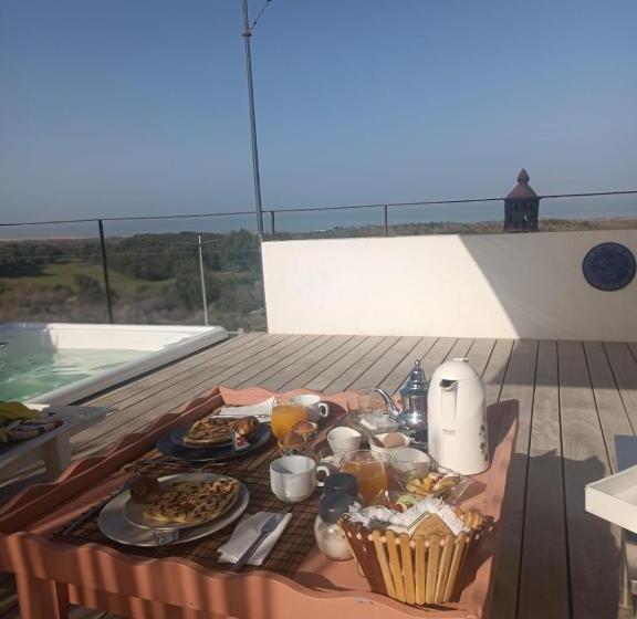 تختخواب و صبحانه Tigmi Anis