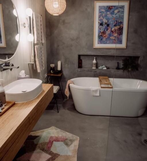 Bed and Breakfast Tocumwal Chocolate School