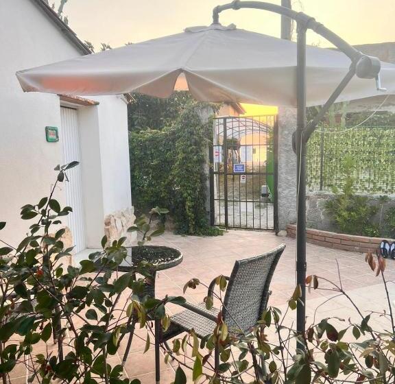 مبيت وإفطار Villa Maria Elena