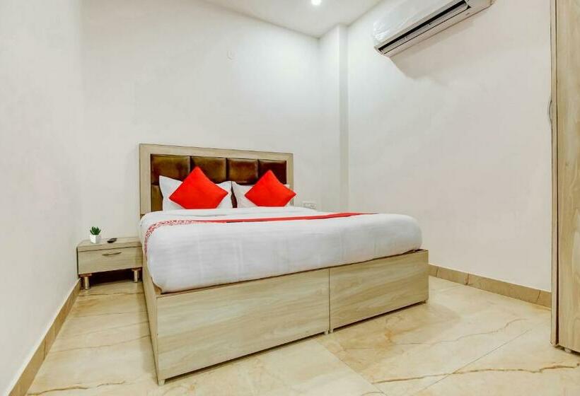 Flagship Hotel Royal Kingz