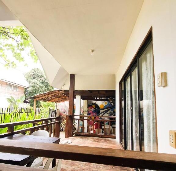 تختخواب و صبحانه Flo Island Home