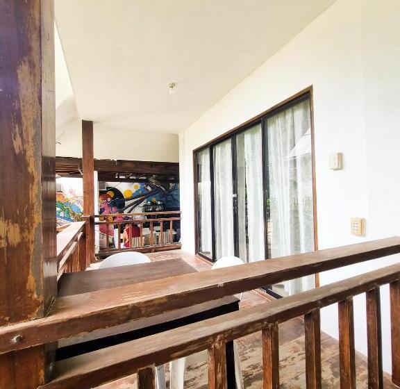 تختخواب و صبحانه Flo Island Home