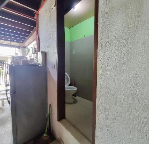 تختخواب و صبحانه Flo Island Home