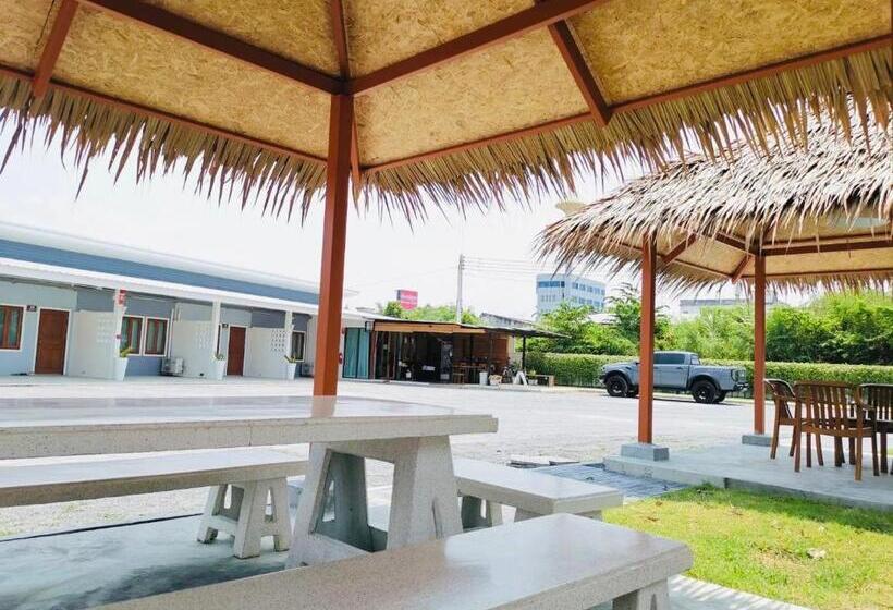 Hotel สราญรัตน์รีสอร์ท