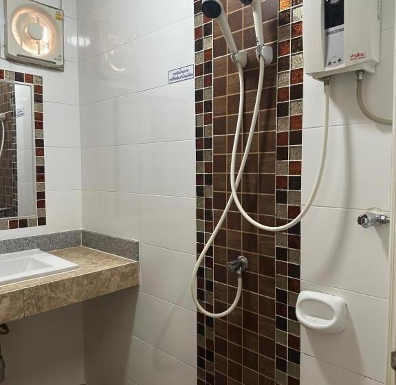 Hotel โรงแรมกู๊ดเรสซิเดนซ์   Good Residence