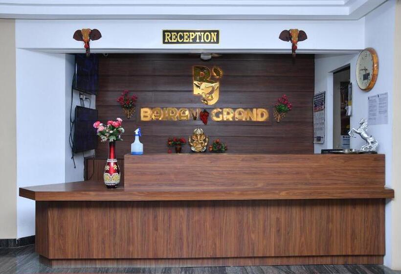 Отель Bairav Grand Madurai