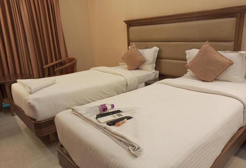 Отель Bairav Grand Madurai