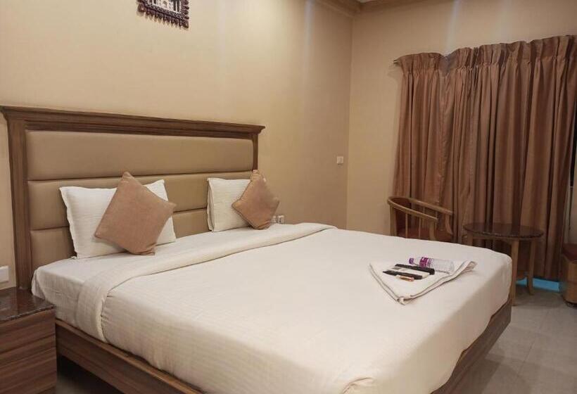 Отель Bairav Grand Madurai