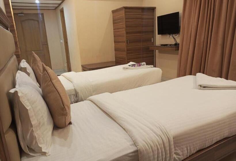 Отель Bairav Grand Madurai