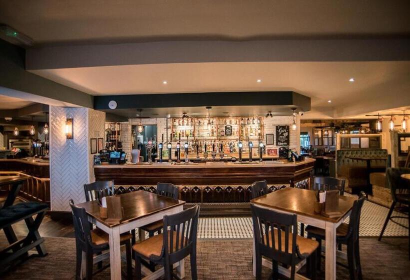 Отель Cat & Lion Country Pub And