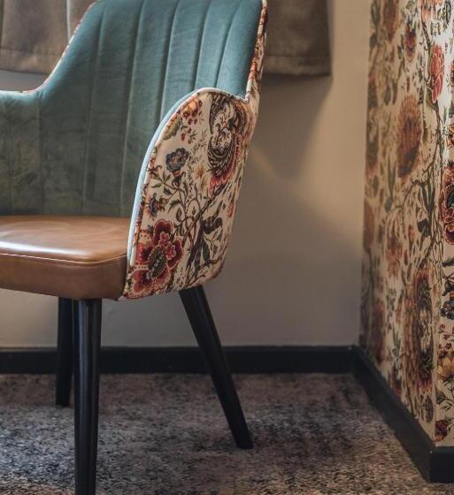 Отель Cat & Lion Country Pub And