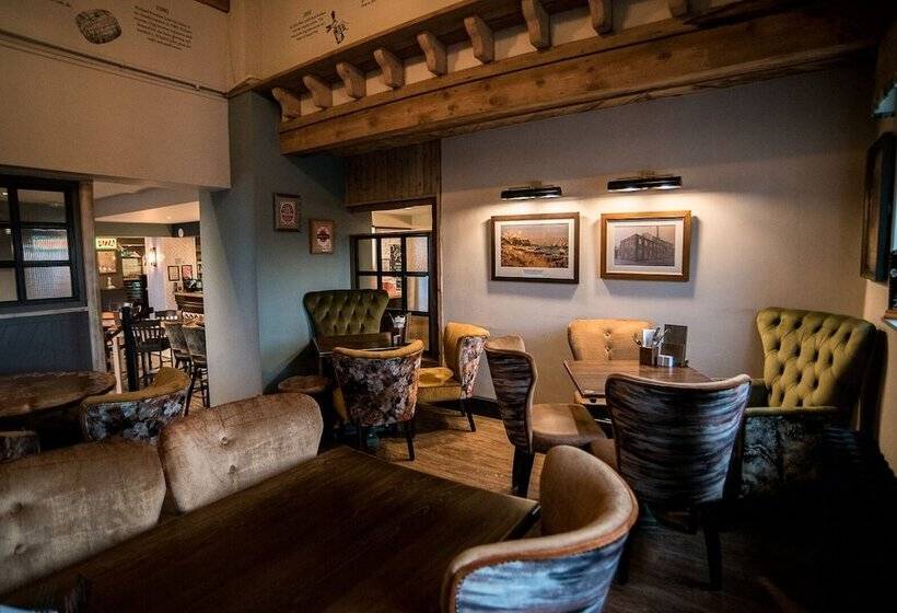 Отель Cat & Lion Country Pub And