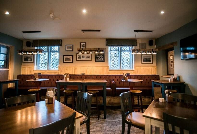 Отель Cat & Lion Country Pub And