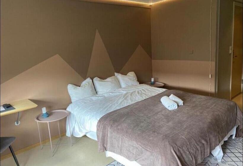 בית מלון כפרי Gjøvik Overnatting