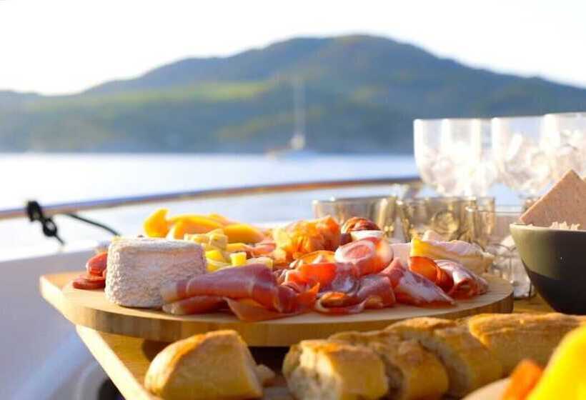 Отель Intense Boutik Hôtel