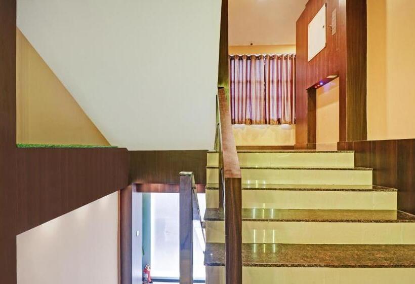 Itsy Hotels Sapphire Residency