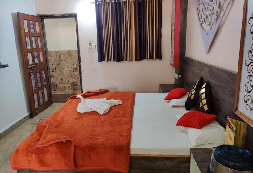 Jain Hotel,pachmarhi