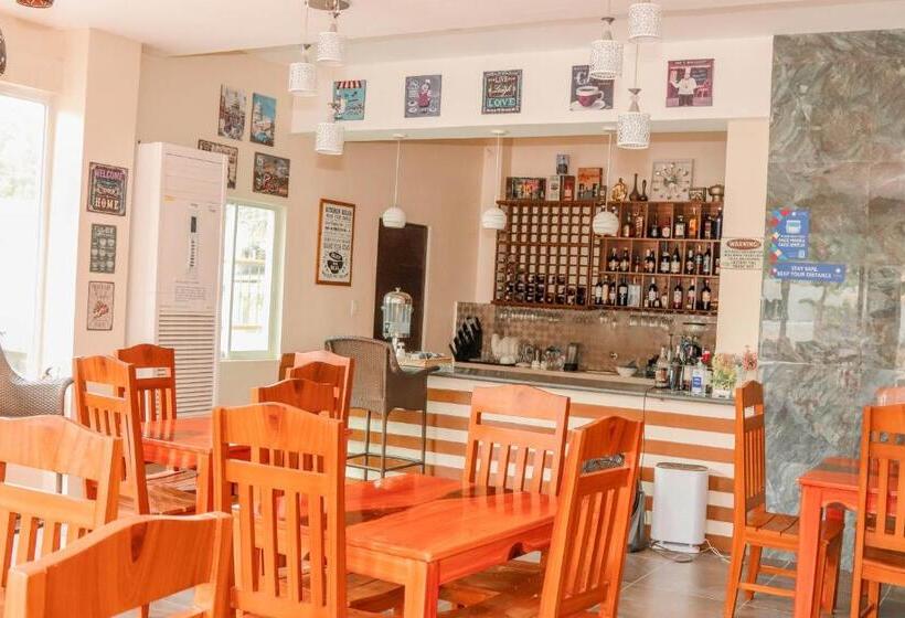 Jjs Hotel And Resort