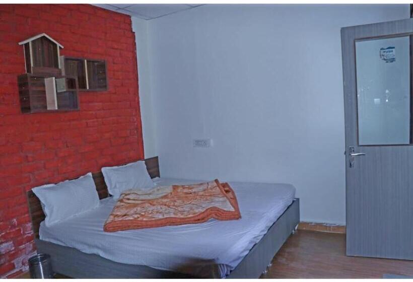 בית מלון כפרי The Jungle View Resort & Restaurant, Bhogpur