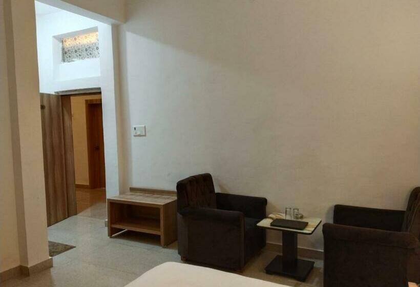 酒店 Lake View By Bookingcare